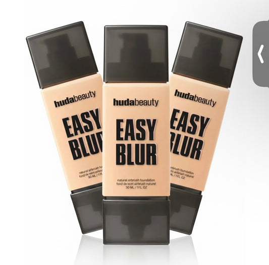 Fond de teint Easy Blur Huda Beauty teint naturel